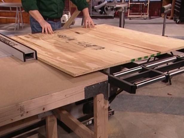 Table saw stand. TOMOUNT Egg Roll Table Wood. Instanding WOODUP купить. The Sport of moving over the ground standing on a long piece of Wood on Wheels.